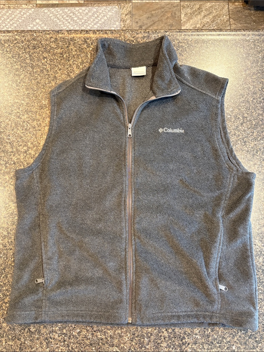 Columbia Men's Charcoal Gray Full-Zip Fleece Vest